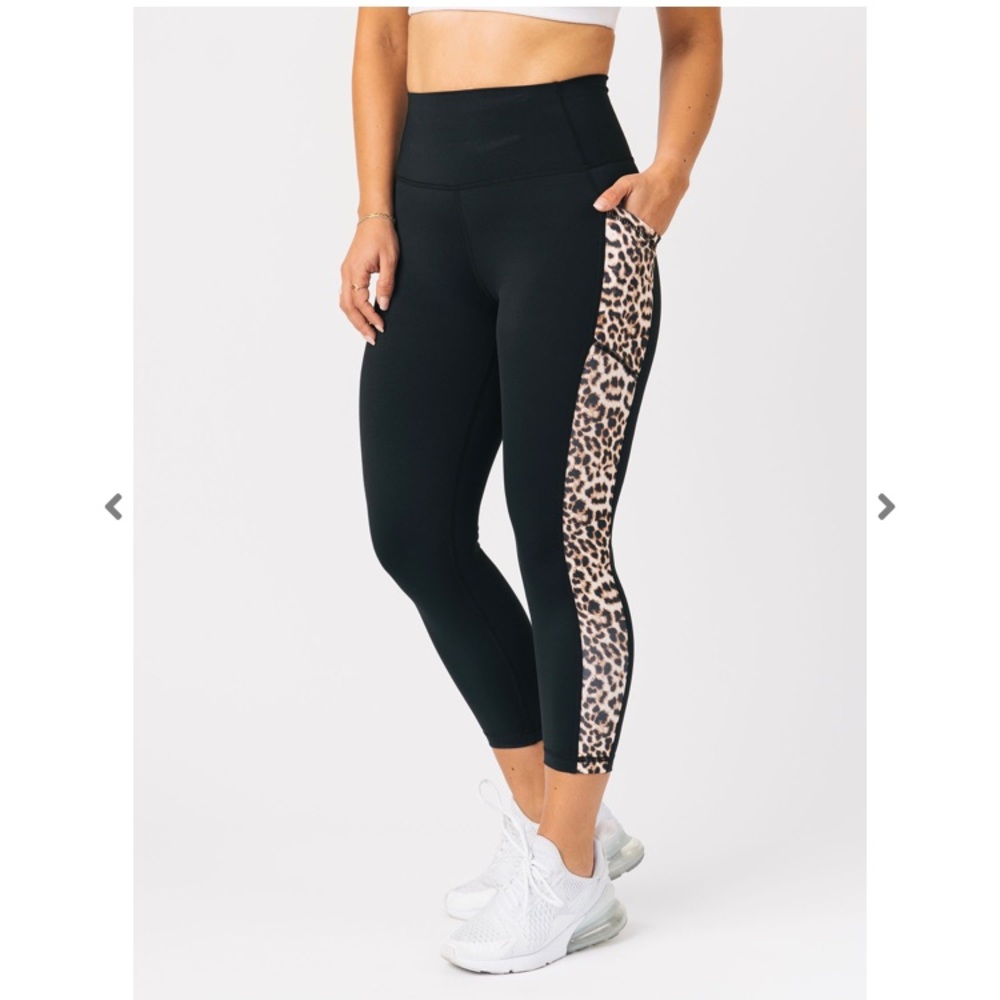NWT Zyia Leopard Pocket Brilliant Hi-Rise Capri